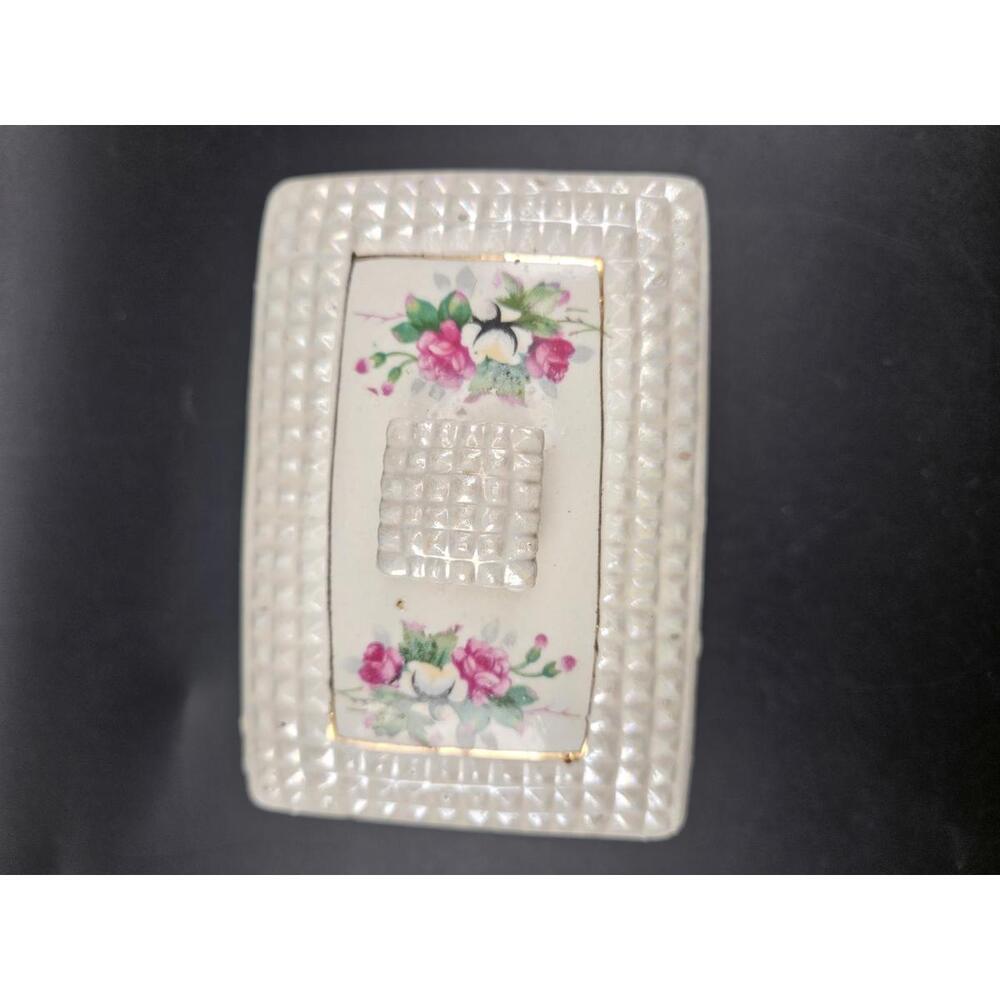 Mid Century Hollywood Regency Ivory & RosesPyramidal Hobnob Lidded Trinket Box - Picture 8 of 14